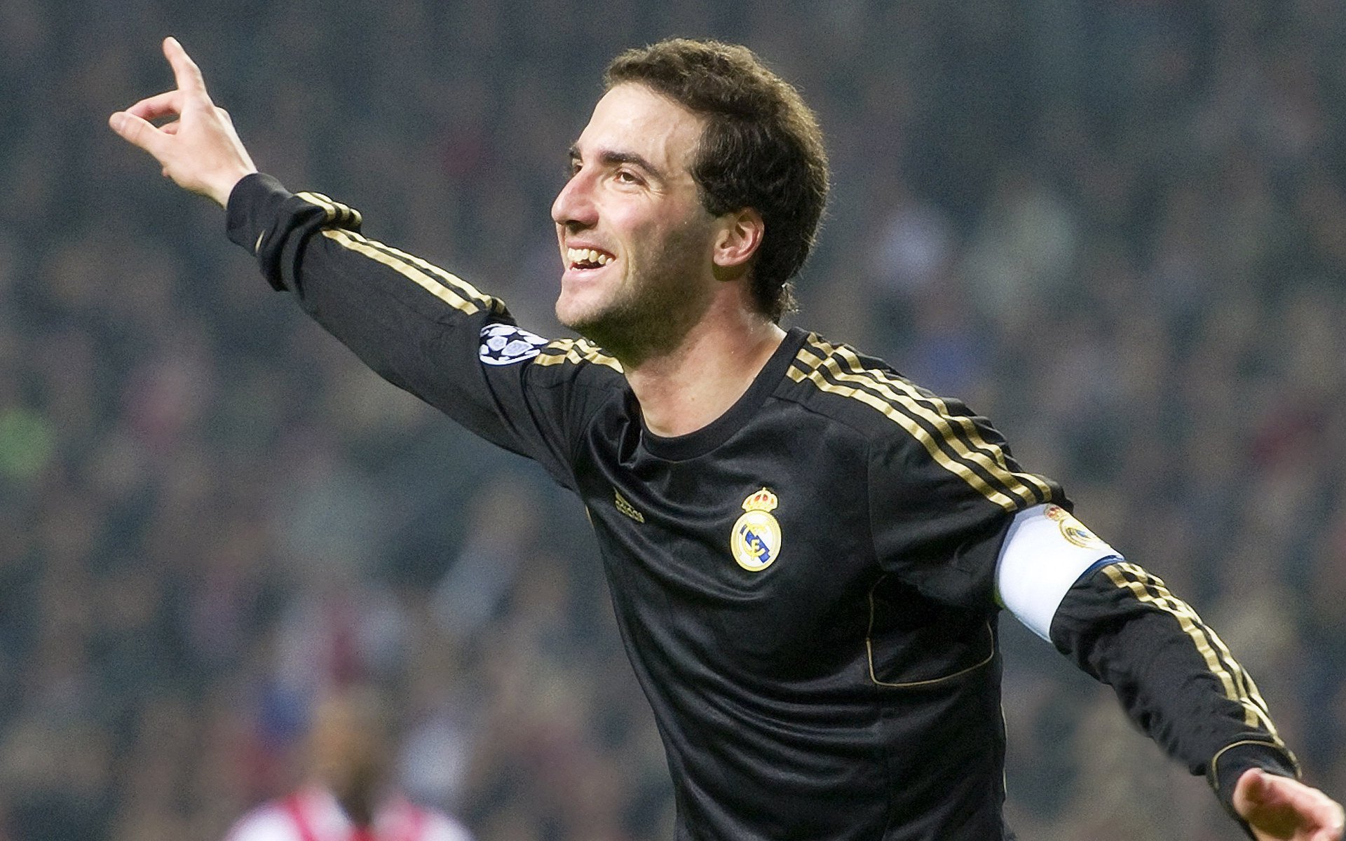 威尔士队员力拼实现突围,迎战挑战,威尔士主力队员