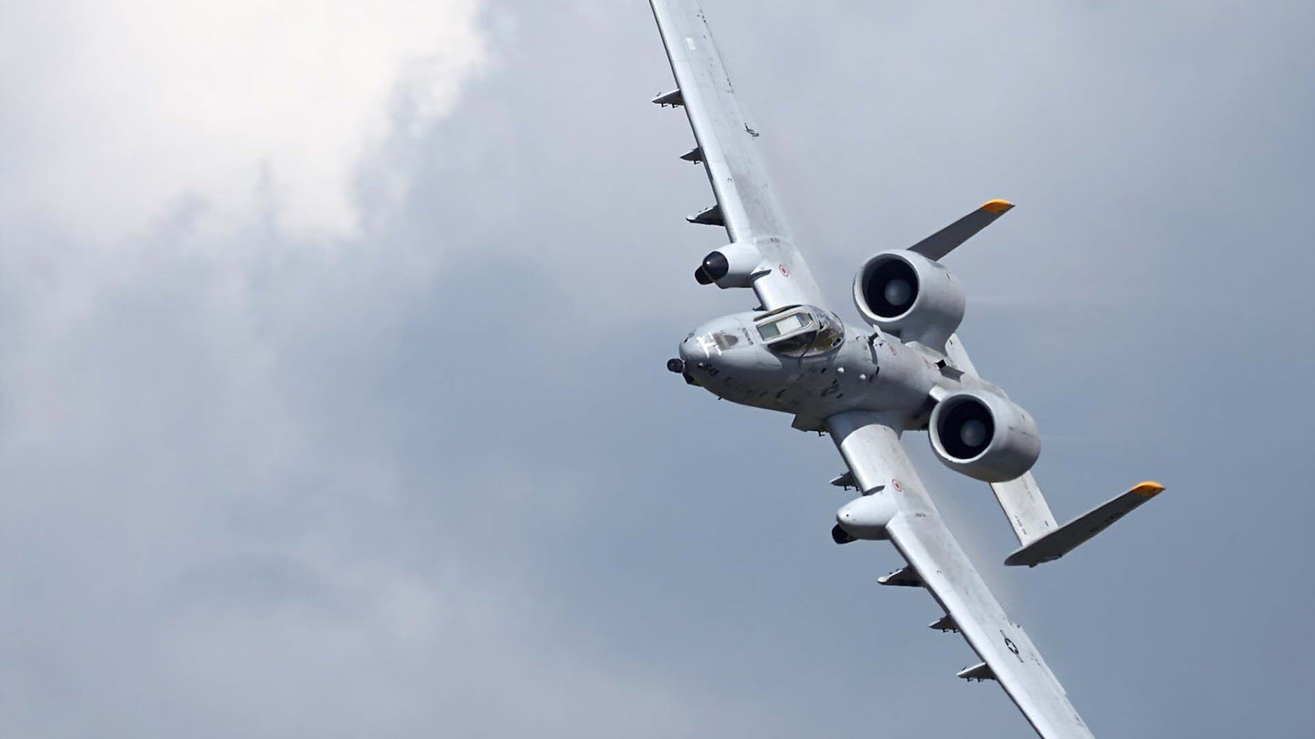 看看哪些球员在最近的比赛中表现出色，最近球赛在哪里比赛的