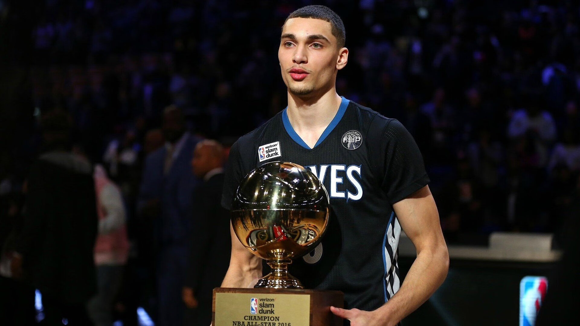 新闻中心推动智能终端应用，智能新闻定义