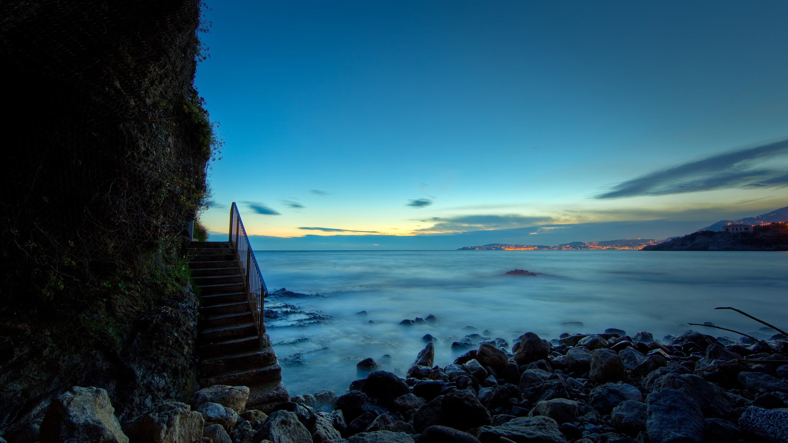 开云中国大陆-“短柄墙球：高新区全民健身馆，快速决策与精准击球，谁能在瞬息间扭转战局？”